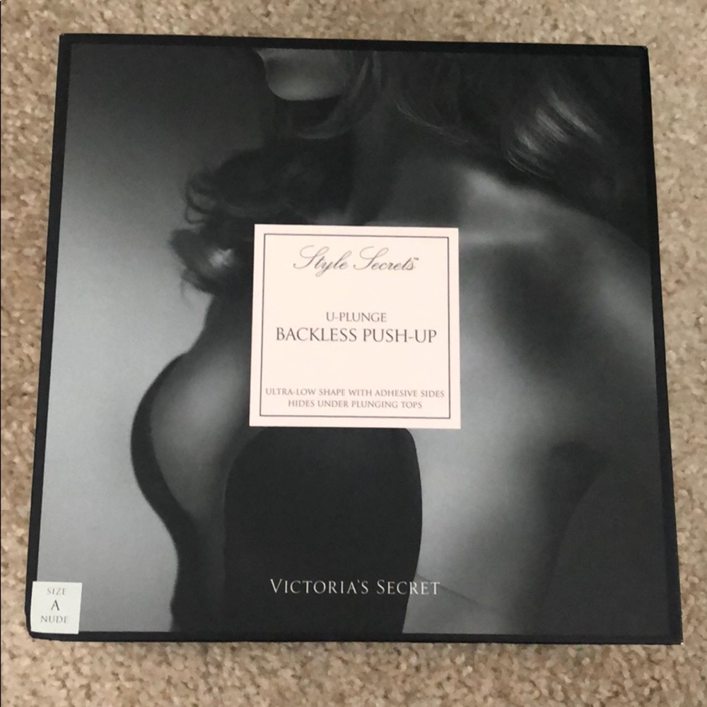 NWT Victoria’s Secret U Plunge Backless Pushup Bra